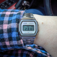 Часы CASIO A1000D-7EF