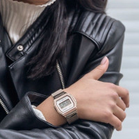 Часы CASIO A1000MCG-9EF