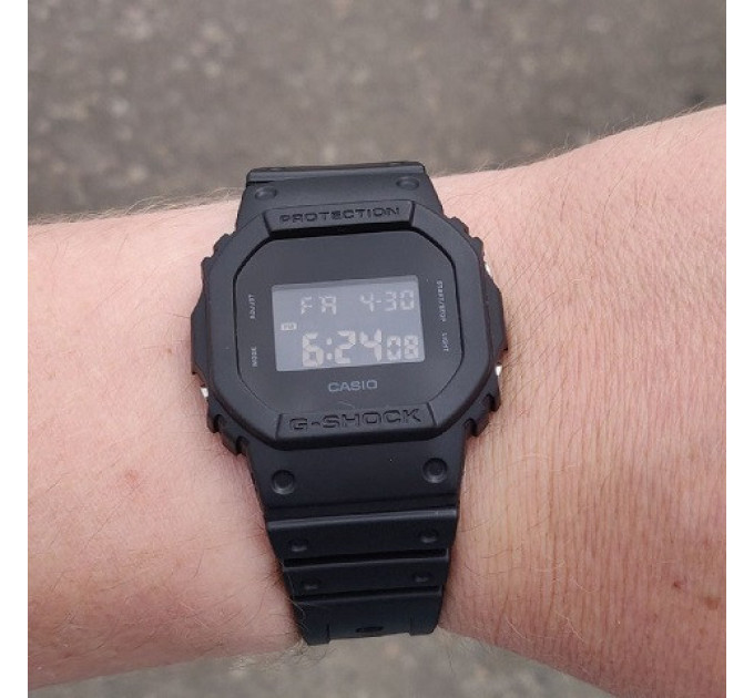 Купить Часы CASIO DW-5600BB-1ER ⌚ Наручные часы на fabrikachasov.com ⭐ Бесплатная доставка по Украине от 3000 грн ✈ Гарантия ✔ 10.000 моделей часов лучших брендов!