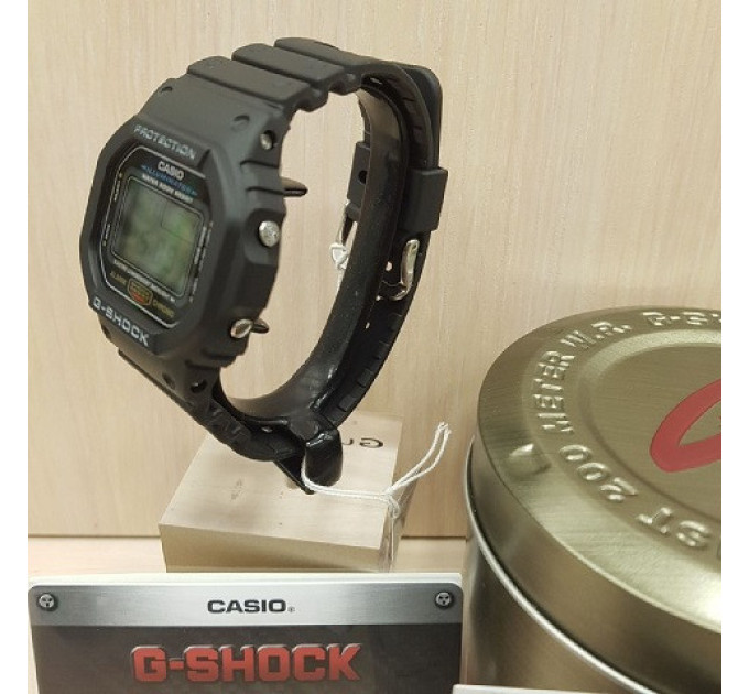 Купить Часы CASIO DW-5600E-1VER ⌚ Наручные часы на fabrikachasov.com ⭐ Бесплатная доставка по Украине от 3000 грн ✈ Гарантия ✔ 10.000 моделей. Скидки!