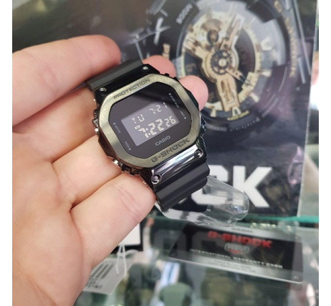 Купить Часы CASIO GM-5600-1ER ⌚ Наручные часы на fabrikachasov.com ⭐ Бесплатная доставка по Украине от 3000 грн ✈ Гарантия ✔ 10.000 моделей часов лучших брендов!
