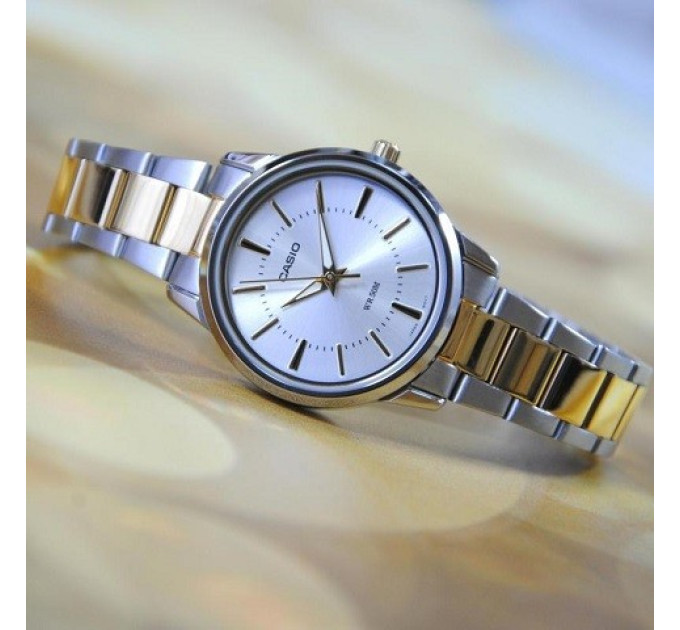 Купити ГОДИННИК CASIO LTP-1303SG-7A ⌚ Наручні годинники на fabrikachasov.com ⭐ Безкоштовна доставка по Україні від 3000 грн ✈ Гарантія ✔ 10.000 моделей. Знижки!