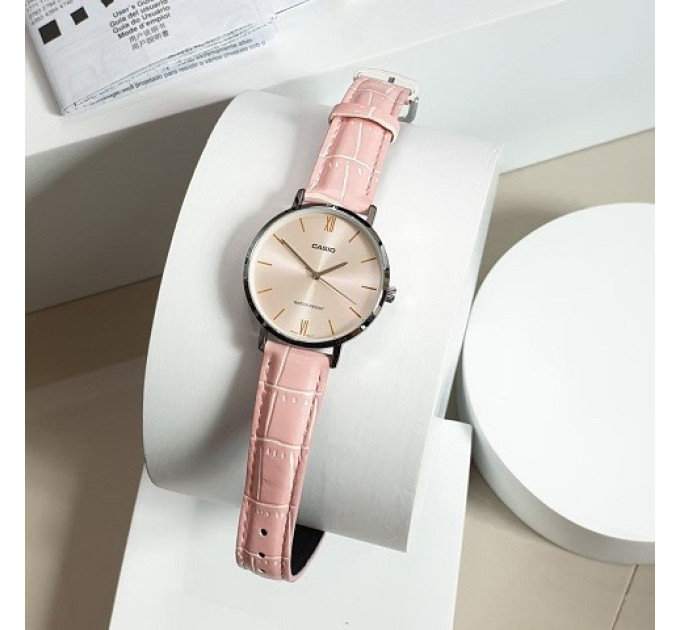 Купити ГОДИННИК CASIO LTP-VT01L-4B ⌚ Наручні годинники на fabrikachasov.com ⭐ Безкоштовна доставка по Україні від 3000 грн ✈ Гарантія ✔ 10.000 моделей. Знижки!
